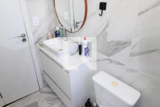 Banheiro da Suíte 1 de casa para alugar com 3 quartos, 100m² em Jardim Satélite, São José dos Campos