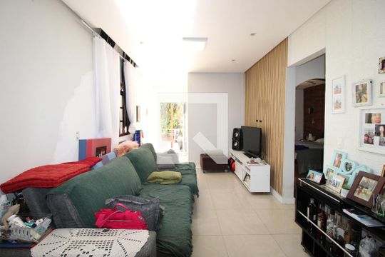 Sala 1 de casa à venda com 2 quartos, 200m² em Vila Santa Teresinha, São Paulo