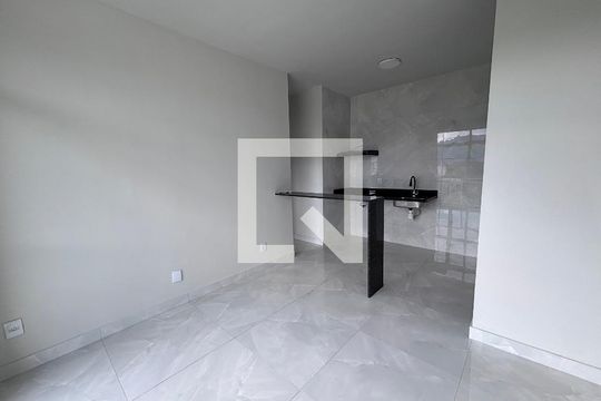 Sala de kitnet/studio para alugar com 1 quarto, 33m² em Recreio dos Bandeirantes, Rio de Janeiro