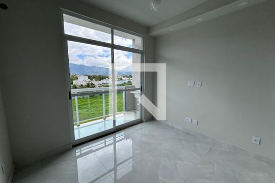 Sala de apartamento para alugar com 1 quarto, 33m² em Recreio dos Bandeirantes, Rio de Janeiro