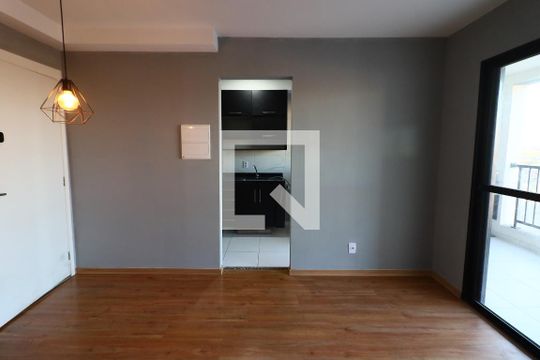 Sala de apartamento à venda com 2 quartos, 50m² em Vila Yolanda, Osasco