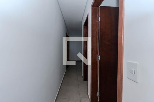 Corredor de apartamento para alugar com 2 quartos, 44m² em Freguesia do Ó, São Paulo