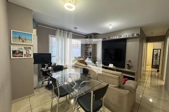 Sala de apartamento à venda com 2 quartos, 58m² em Quitaúna, Osasco