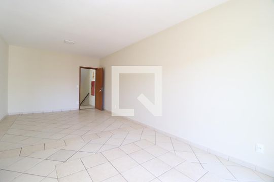 Sala de apartamento para alugar com 3 quartos, 110m² em Centro, Uberlândia