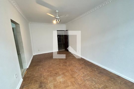 Sala de apartamento para alugar com 3 quartos, 58m² em Quintino Bocaiúva, Rio de Janeiro