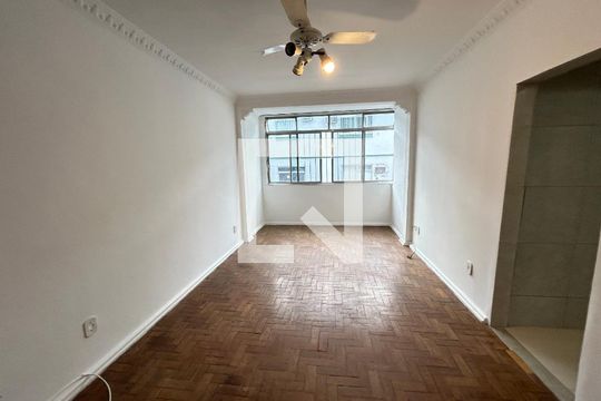 Sala de apartamento para alugar com 3 quartos, 58m² em Quintino Bocaiúva, Rio de Janeiro
