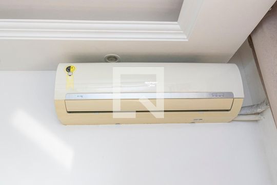 Sala de apartamento para alugar com 2 quartos, 50m² em Madureira, Rio de Janeiro