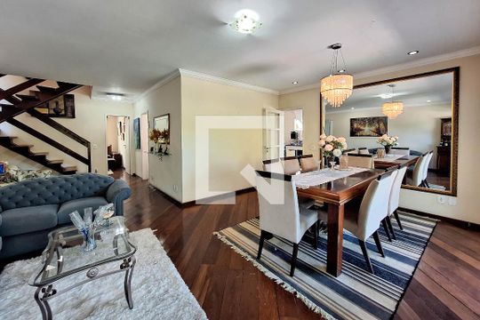 Casa de Condomínio para alugar com 4 quartos, 277m² em Matapaca, Niterói