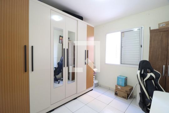 Quarto 2 de apartamento para alugar com 2 quartos, 49m² em Jardim Europa, Uberlândia