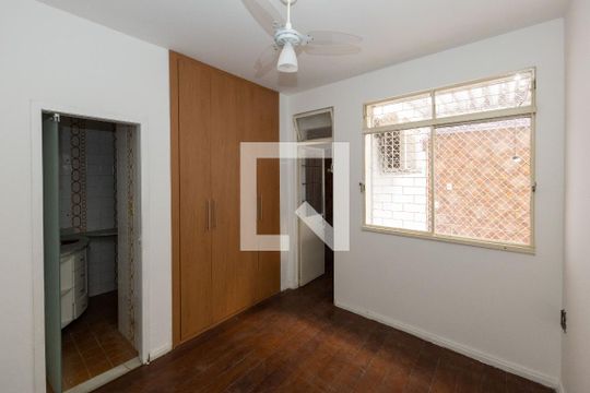 Suíte 1 de apartamento para alugar com 3 quartos, 120m² em Santo Antônio, Belo Horizonte