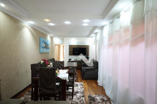 Sala de estar de casa à venda com 5 quartos, 201m² em Campo Grande, São Paulo