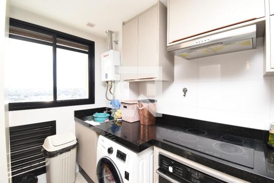Sala e Cozinha de apartamento à venda com 2 quartos, 69m² em Boa Vista, Curitiba