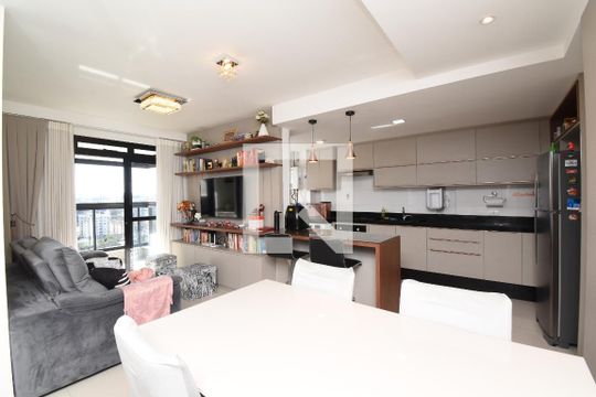 Sala e Cozinha de apartamento à venda com 2 quartos, 69m² em Boa Vista, Curitiba