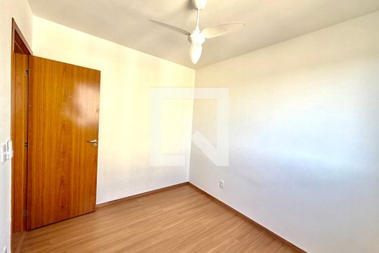 Quarto 2 de apartamento para alugar com 2 quartos, 48m² em Tijuca, Contagem