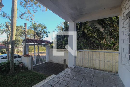 Hall de entrada de casa à venda com 3 quartos, 216m² em Espírito Santo, Porto Alegre