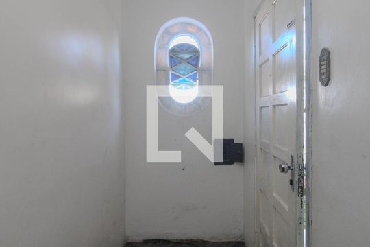 Hall de entrada de casa à venda com 3 quartos, 216m² em Espírito Santo, Porto Alegre