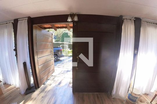Sala 1 de casa para alugar com 4 quartos, 50m² em Araras, Petrópolis
