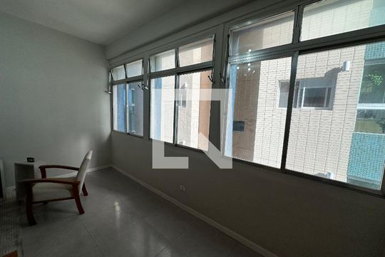 Sala de apartamento para alugar com 3 quartos, 103m² em Itararé, São Vicente