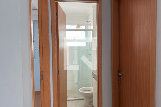 Corredor de apartamento para alugar com 2 quartos, 40m² em Vila Nova Alianca, Jacareí