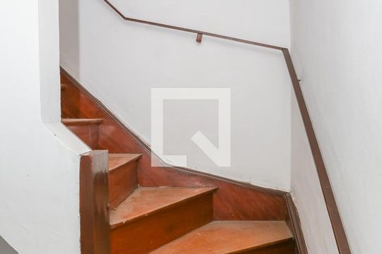 Escada de casa para alugar com 2 quartos, 118m² em Vila Leopoldina, São Paulo