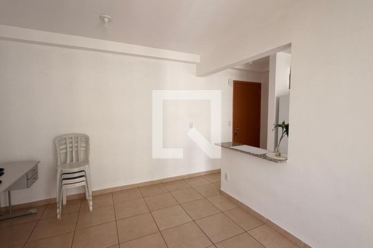 Sala de apartamento para alugar com 3 quartos, 65m² em Vila Alzira, Aparecida de Goiânia