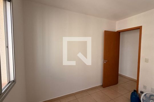 Quarto 2 de apartamento para alugar com 3 quartos, 65m² em Vila Alzira, Aparecida de Goiânia