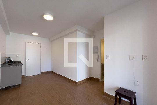 Sala e cozinha de apartamento à venda com 1 quarto, 33m² em Vila Mariana, São Paulo
