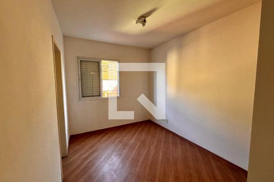 Suíte  de apartamento para alugar com 2 quartos, 60m² em Residencial Morada dos Lagos, Barueri