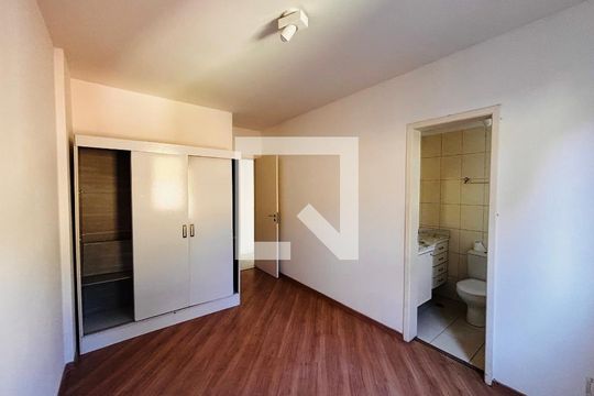 Suíte  de apartamento para alugar com 2 quartos, 60m² em Residencial Morada dos Lagos, Barueri