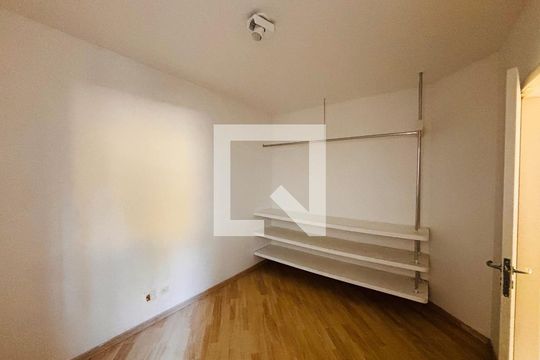 Quarto de apartamento para alugar com 2 quartos, 60m² em Residencial Morada dos Lagos, Barueri