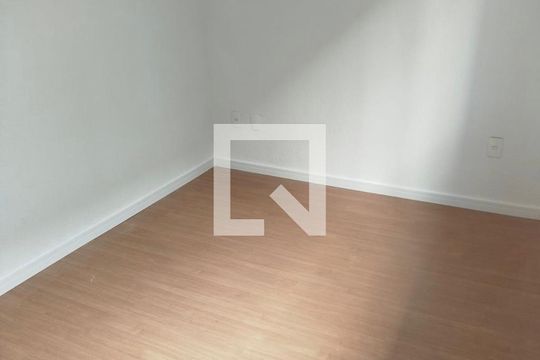 Quarto de apartamento para alugar com 2 quartos, 40m² em Inhoaíba, Rio de Janeiro