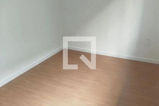 Quarto de apartamento para alugar com 2 quartos, 40m² em Inhoaíba, Rio de Janeiro
