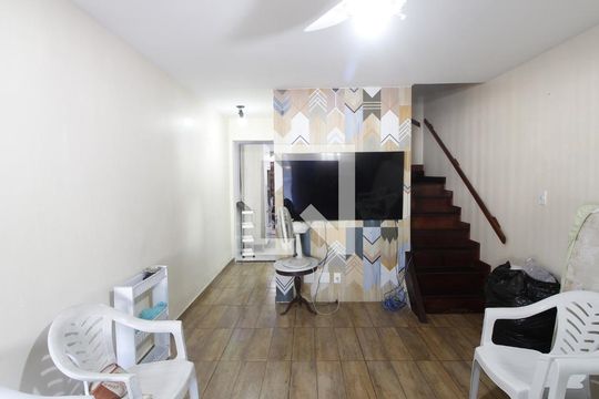 Casa de Condomínio para alugar com 2 quartos, 102m² em Jardim Excelcior, Cabo Frio
