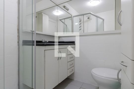 Banheiro de apartamento à venda com 3 quartos, 72m² em Vila Olímpia, São Paulo