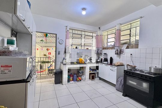 Cozinha  de casa à venda com 7 quartos, 236m² em Serra, Belo Horizonte