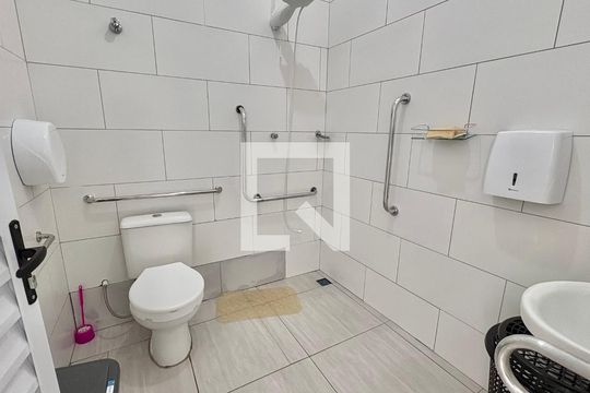 Banheiro  de casa à venda com 7 quartos, 236m² em Serra, Belo Horizonte