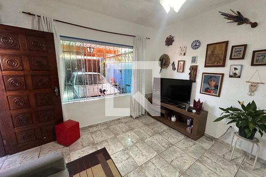 Casa para alugar com 3 quartos, 70m² em Parque Maria Domitila, São Paulo