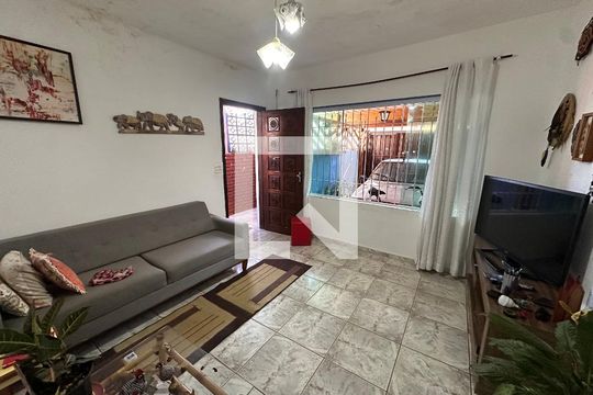 Casa para alugar com 3 quartos, 70m² em Parque Maria Domitila, São Paulo