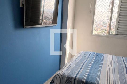 Quarto de apartamento para alugar com 3 quartos, 72m² em Vila Barros, Guarulhos