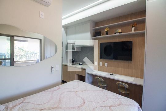 Sala / Quarto - Studio de kitnet/studio à venda com 1 quarto, 24m² em Santo Amaro, São Paulo