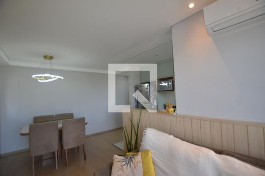 Sala de apartamento à venda com 3 quartos, 68m² em Marechal Hermes, Rio de Janeiro