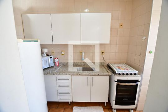 Cozinha de kitnet/studio para alugar com 1 quarto, 40m² em Vila Itapura, Campinas