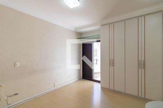 Suíte de apartamento à venda com 3 quartos, 170m² em Vila Galvão, Guarulhos