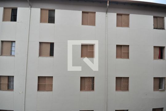 Vista do Quarto 1 de apartamento para alugar com 2 quartos, 48m² em Jardim Martins Silva, São Paulo