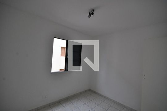 Quarto 2 de apartamento para alugar com 2 quartos, 48m² em Jardim Martins Silva, São Paulo
