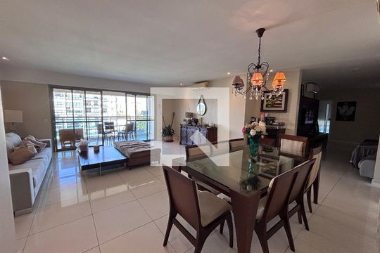 Sala de apartamento para alugar com 4 quartos, 206m² em Barra da Tijuca, Rio de Janeiro