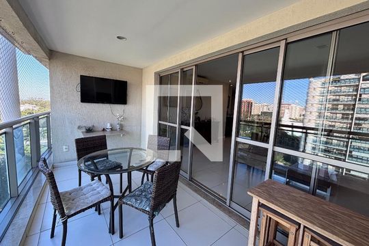 Varanda de apartamento para alugar com 4 quartos, 206m² em Barra da Tijuca, Rio de Janeiro