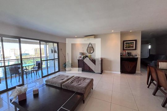 Sala de apartamento para alugar com 4 quartos, 206m² em Barra da Tijuca, Rio de Janeiro