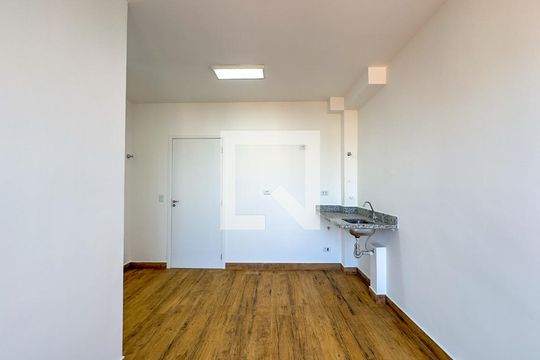 Sala, Cozinha e Área d de apartamento para alugar com 2 quartos, 42m² em Vila das Belezas, São Paulo