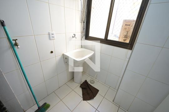 Apartamento para alugar com 3 quartos, 118m² em Serrinha, Goiânia